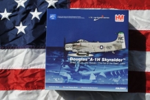 images/productimages/small/Douglas A-1H Skyraider VA-25 The Fist of the Fleet HobbyMaster HA2903 doos.jpg